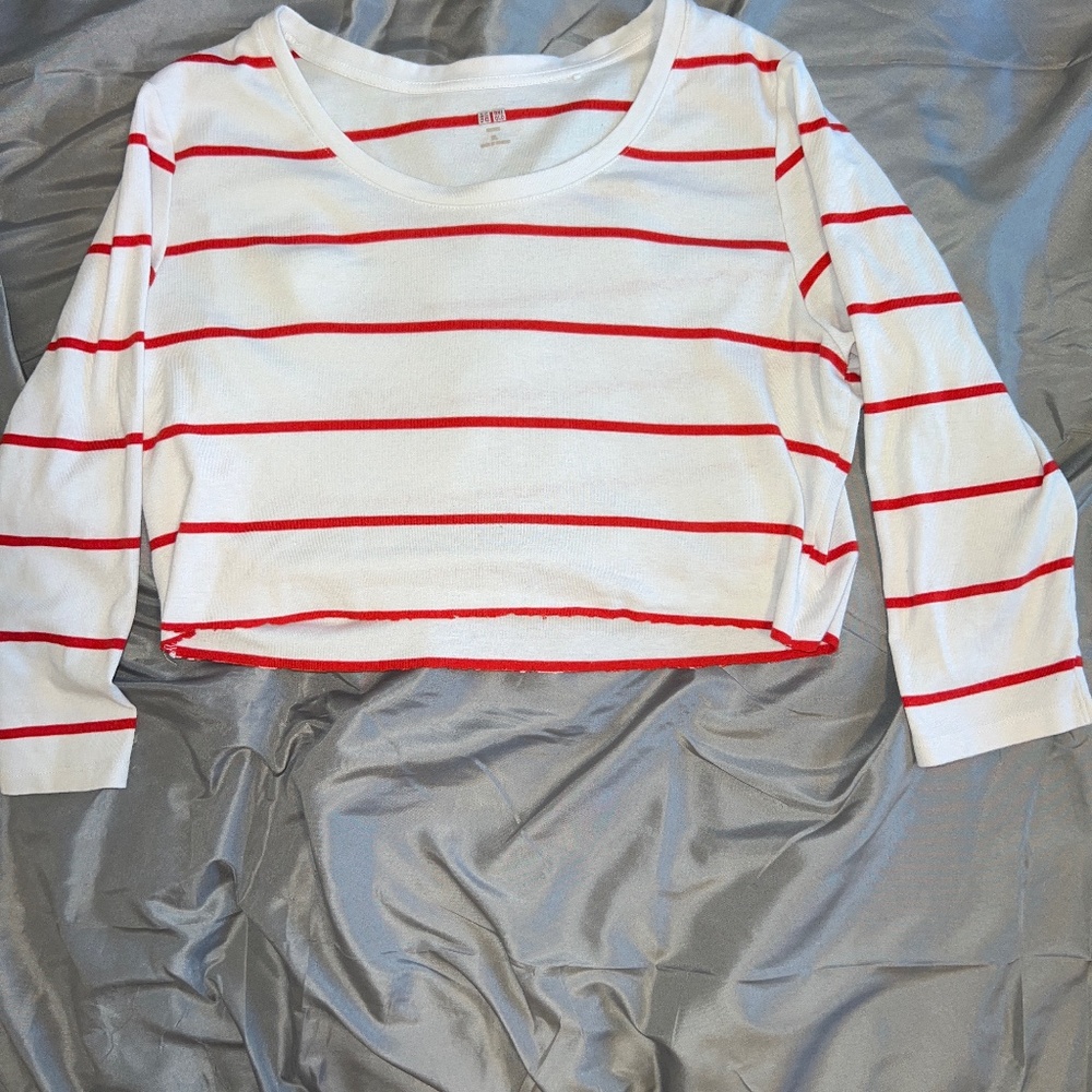 Cropped long sleeve shirt